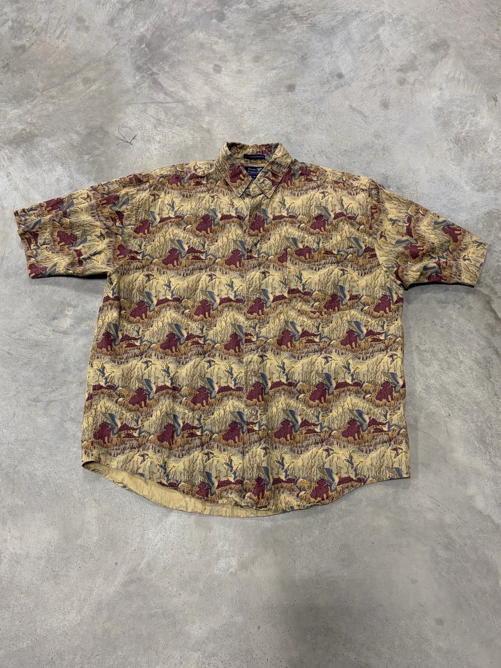 Vintage Ducks Unlimited Mens button down shirt Size Large Birds Ducks Fowl Dogs